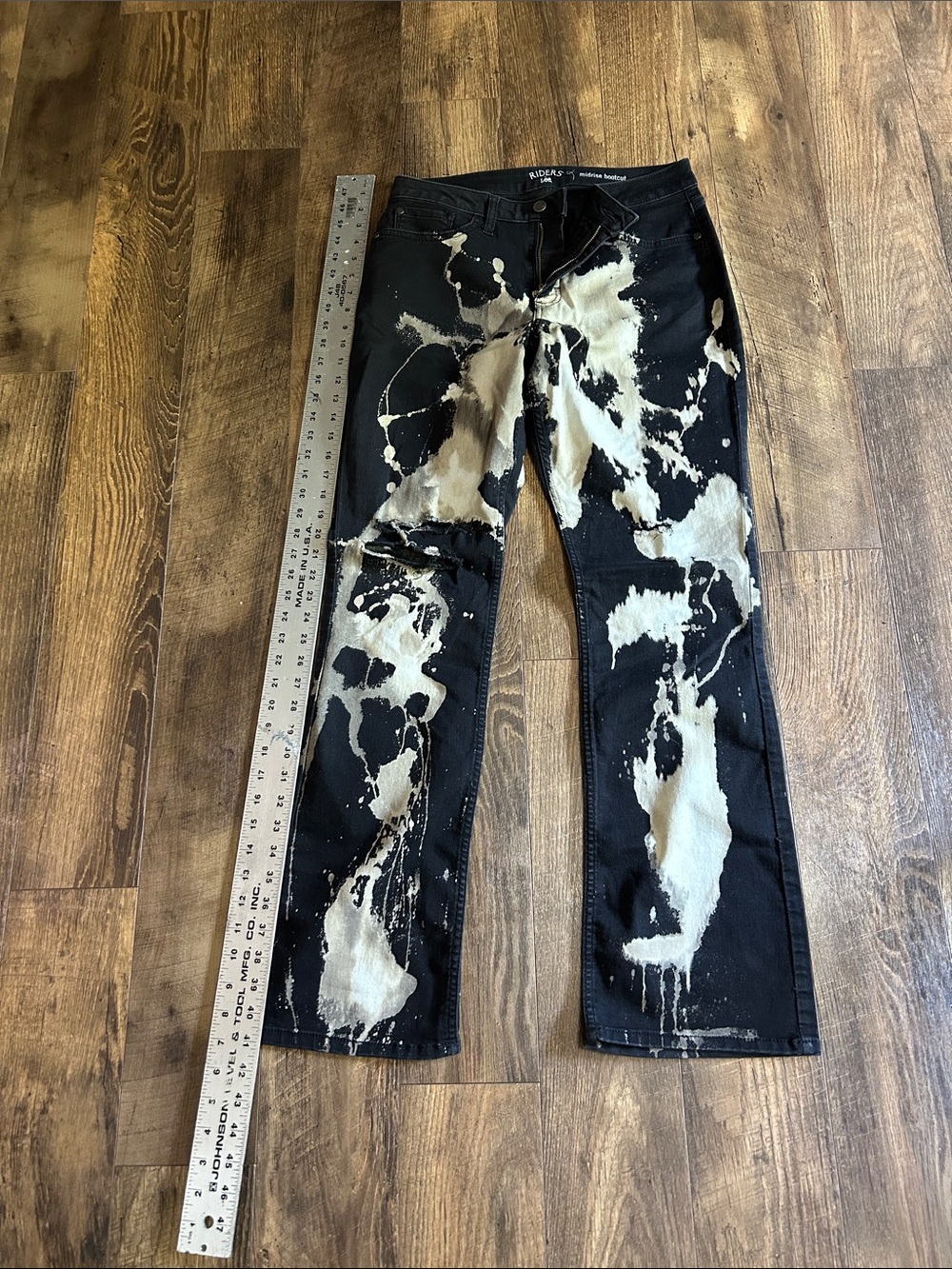 Women’s Black Bleach-Splatter Jeans